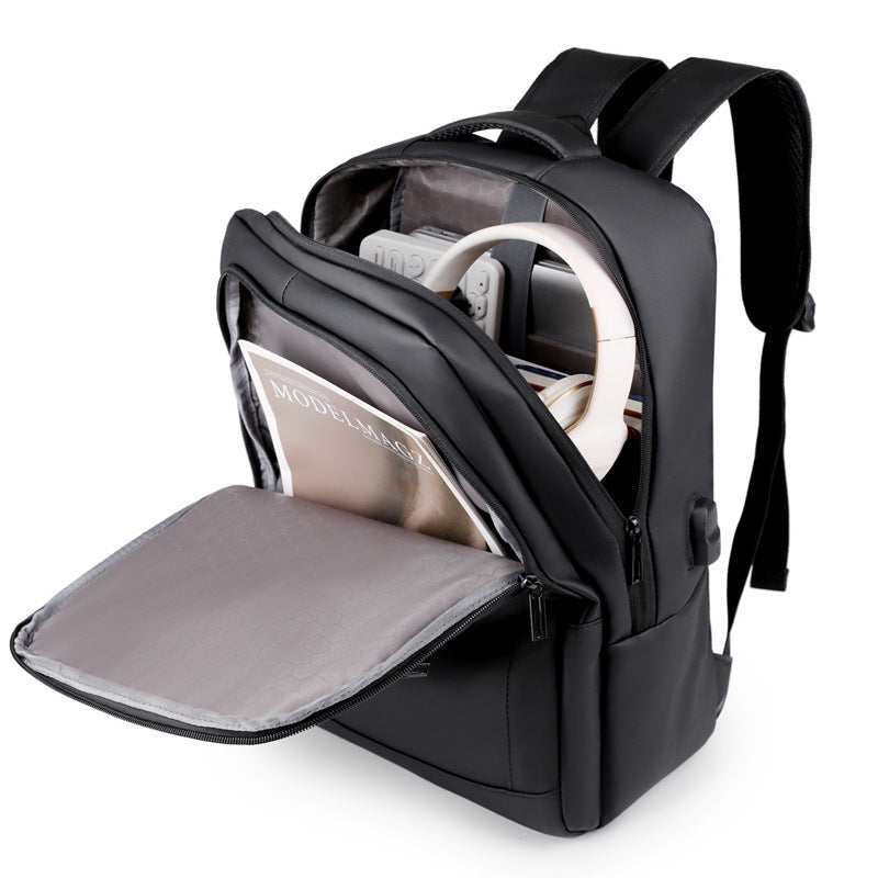 Work smarter with this stylish waterproof USB laptop bag!